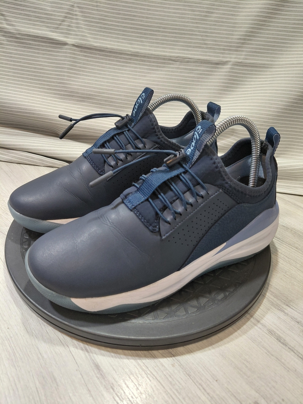 Clove Womens Classic Healthcare Sneakers Navy White Leather Upper SIZE 9